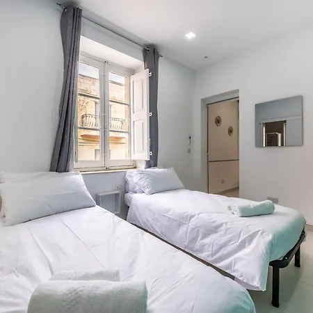 Elegant & Modern House By Sf Homes - Close To The Three Cities And The Airport