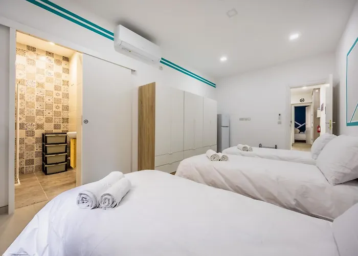 Elegant & Modern House By Sf Homes - Close To The Three Cities And The Airport *