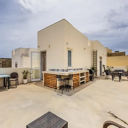 Dom wakacyjny Elegant & Modern House By Sf Homes - Close To The Three Cities And The Airport *