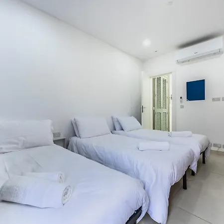 Дом отдыха Elegant & Modern House By Sf Homes - Close To The Three Cities And The Airport Tarxien